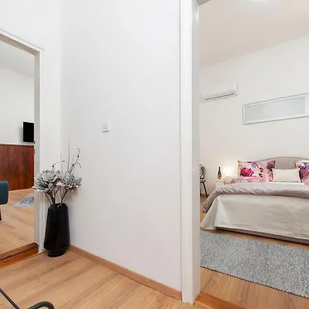 Rubi Apartment